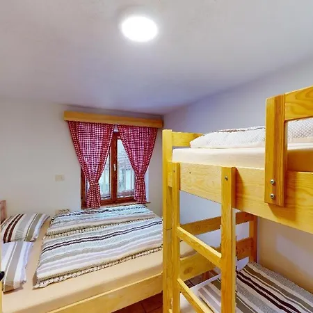 Hisa Margit, 150 Apartment *