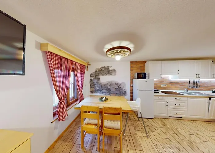 Hisa Margit, 150 Apartament