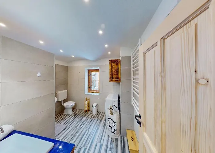 Hisa Margit, 150 Apartament